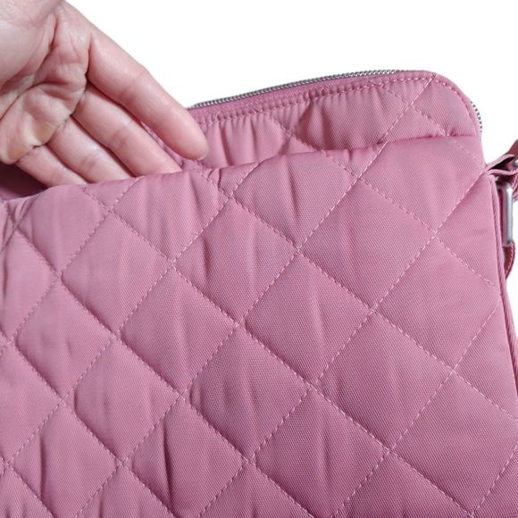 VERA BRADLEY QUILTED/FLORAL CROSSBODY. - Picture 11 of 11